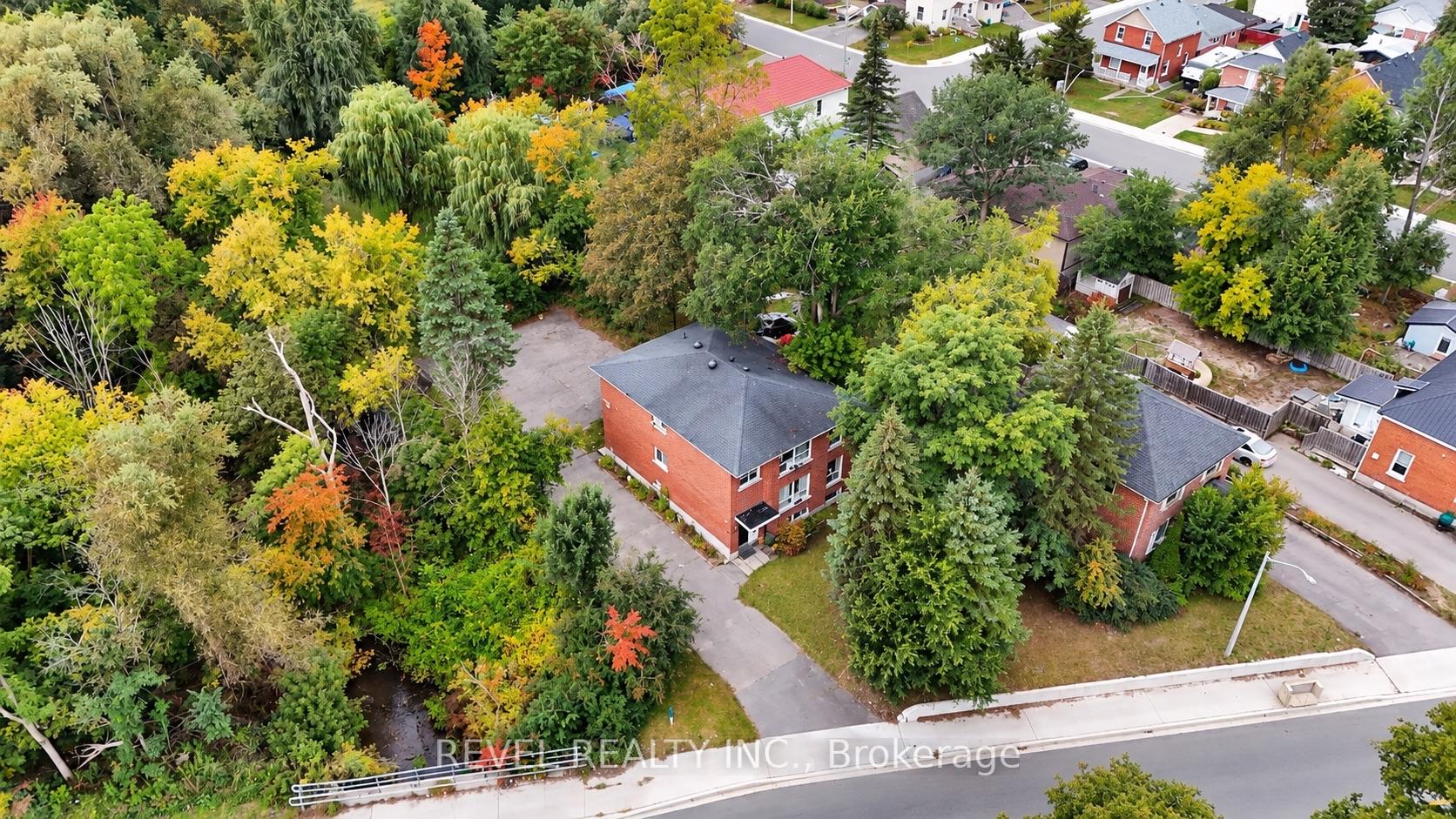 Photo 9 of 138 Innisfil Street, Barrie, Sanford — HOMEH