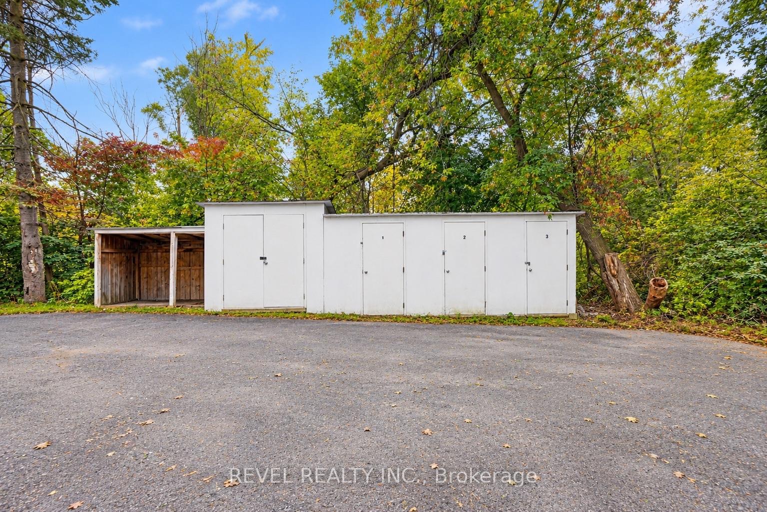 Photo 11 of 138 Innisfil Street, Barrie, Sanford — HOMEH