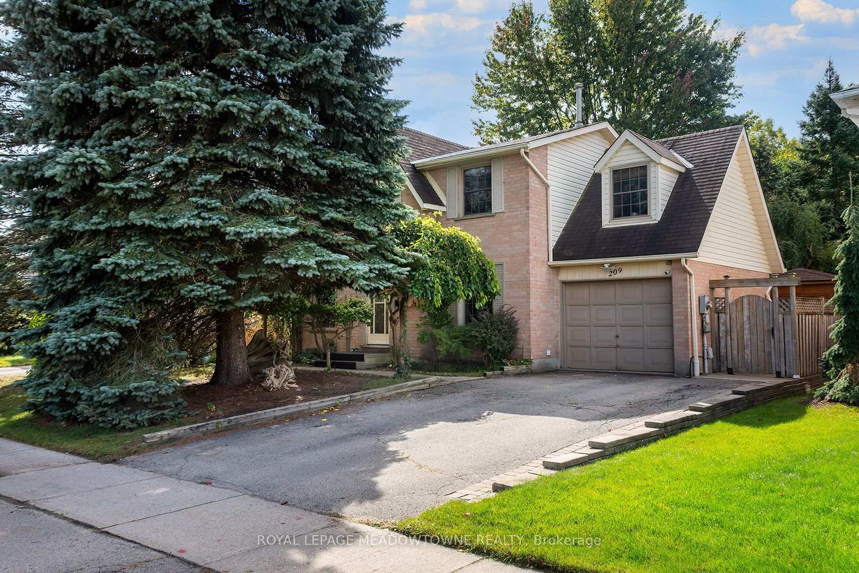 Photo of 209 Elmira Road S