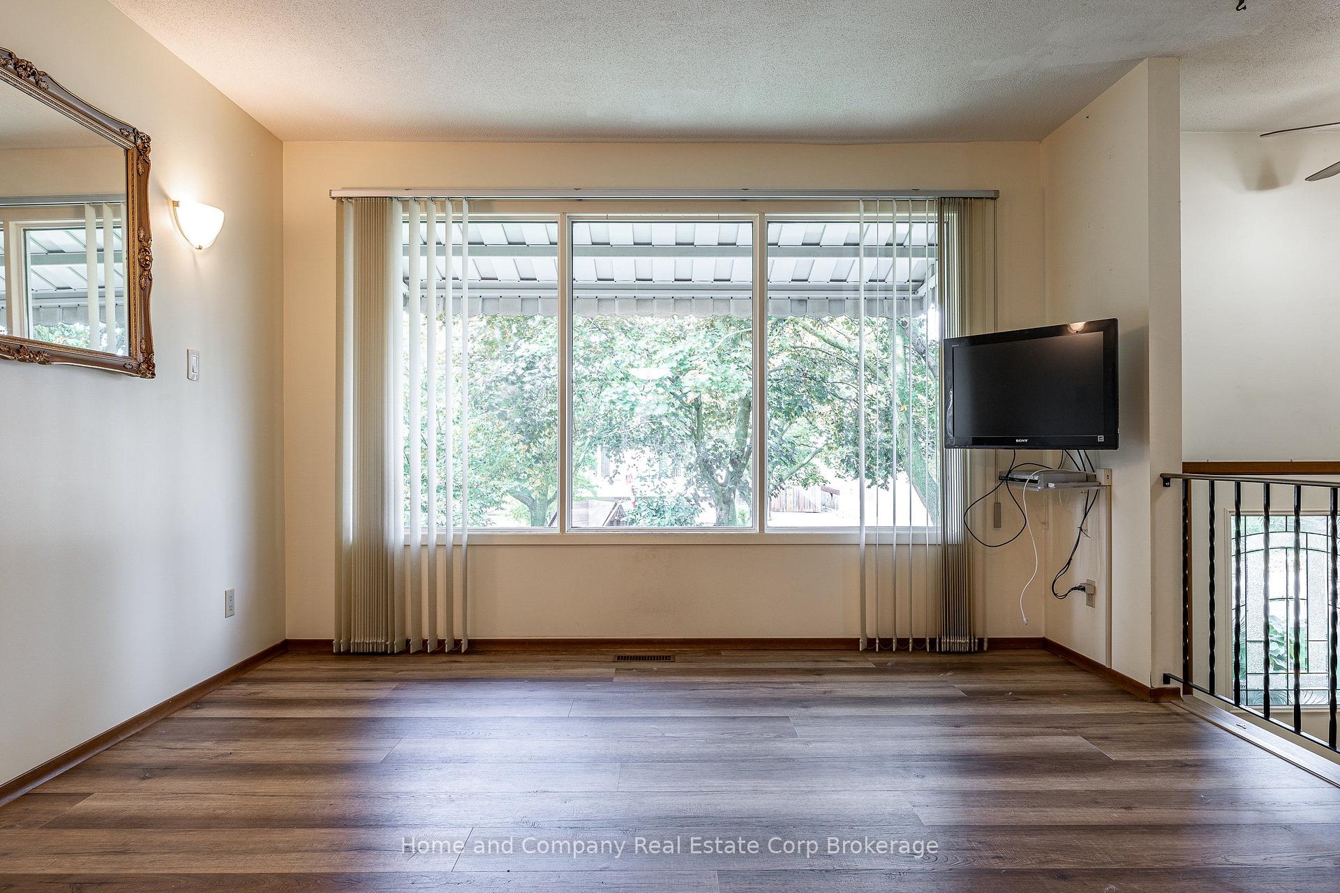 Photo 6 of 69 Nethercott Drive, Stratford — HOMEH