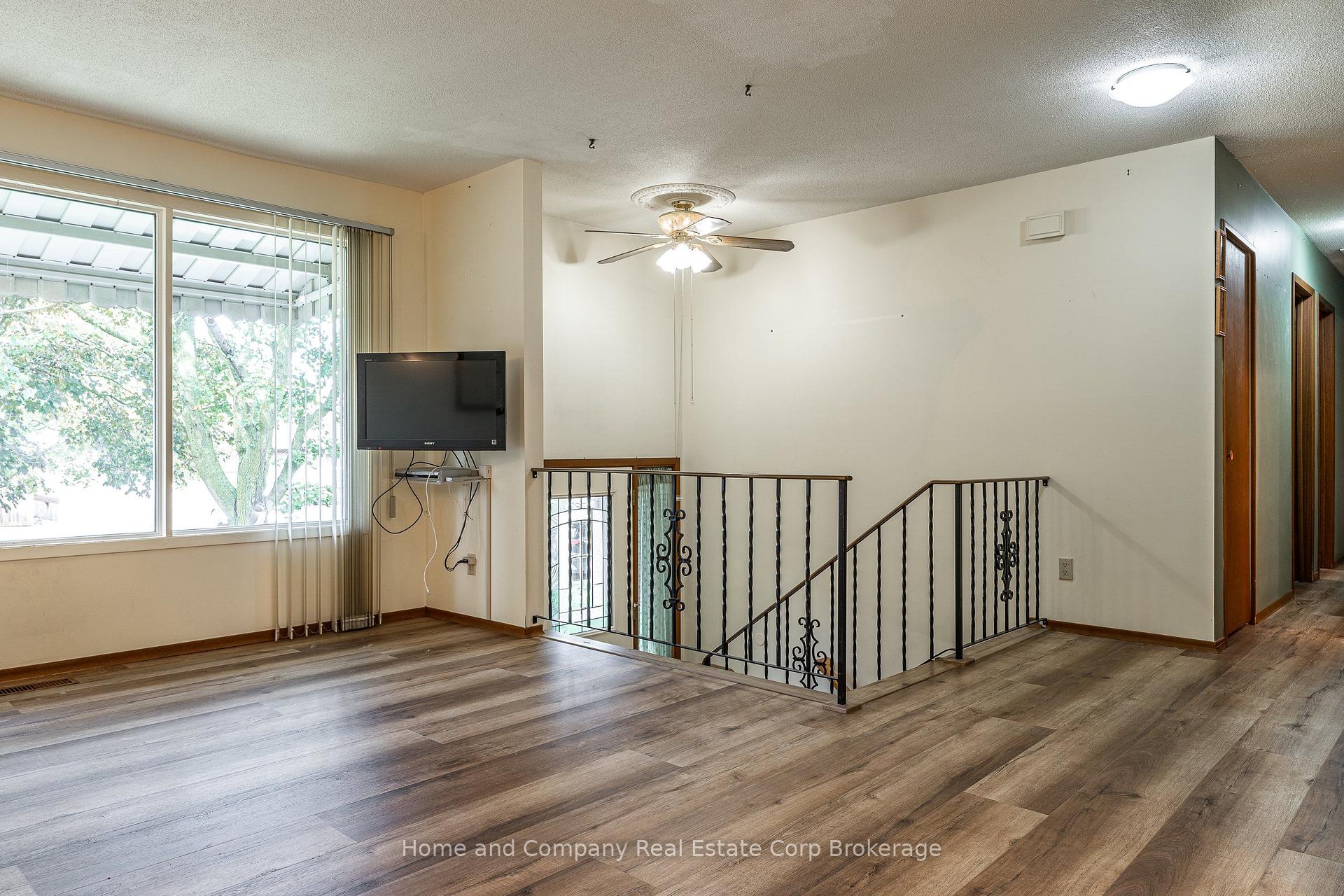 Photo 7 of 69 Nethercott Drive, Stratford — HOMEH