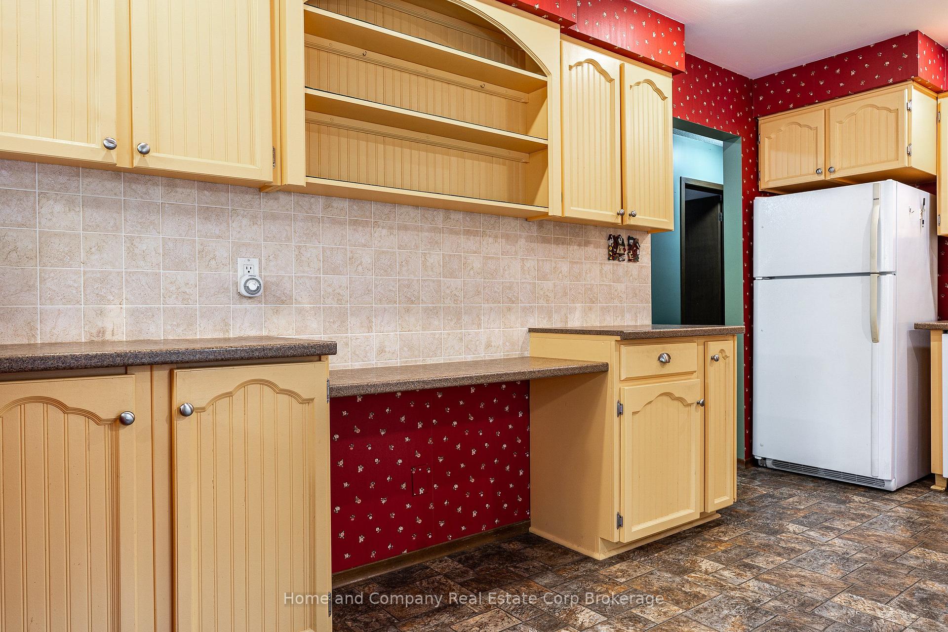 Photo 13 of 69 Nethercott Drive, Stratford — HOMEH