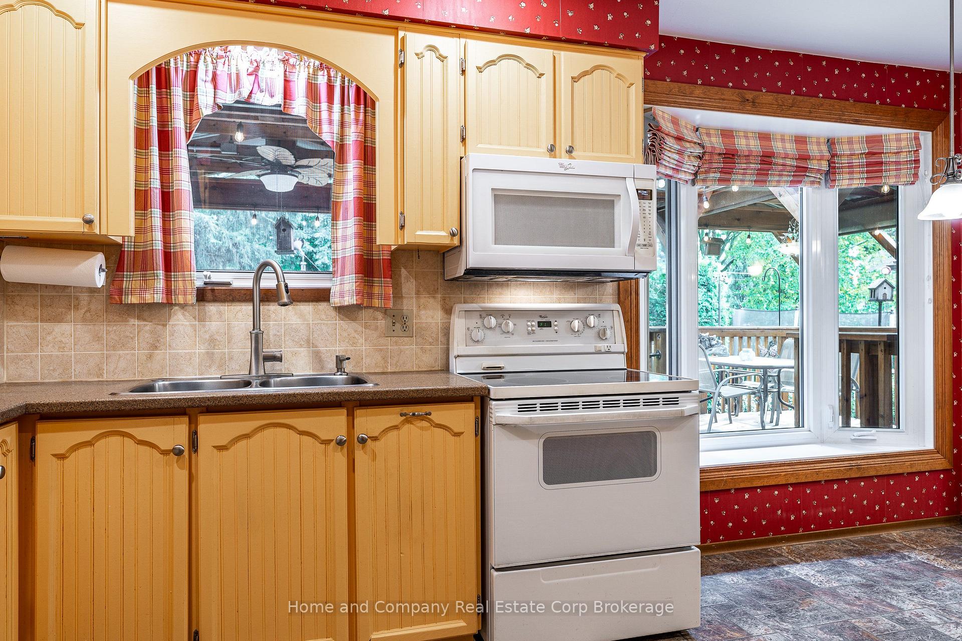 Photo 17 of 69 Nethercott Drive, Stratford — HOMEH