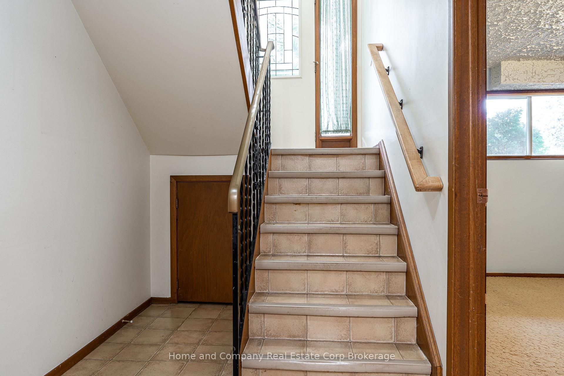 Photo 23 of 69 Nethercott Drive, Stratford — HOMEH