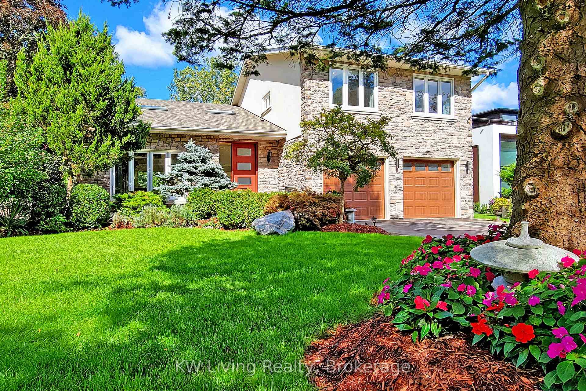 Photo 2 of 1280 Watersedge Road, Mississauga, Clarkson — HOMEH