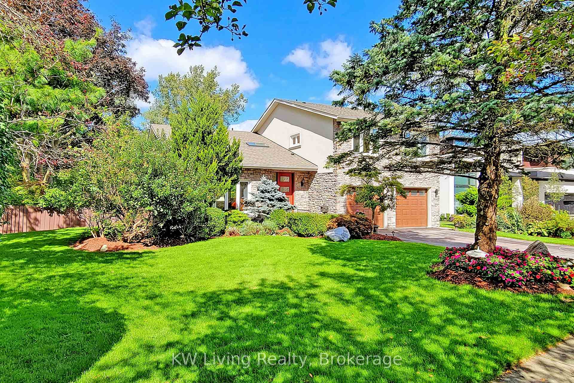 Photo 4 of 1280 Watersedge Road, Mississauga, Clarkson — HOMEH