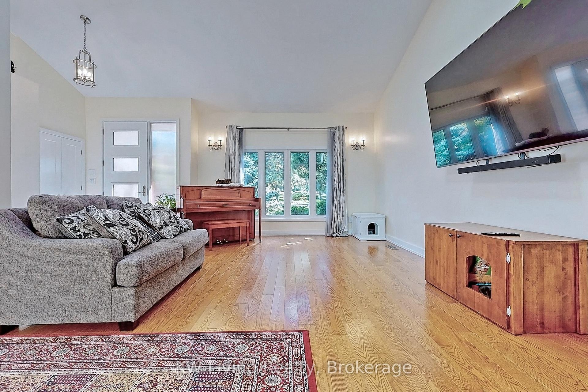 Photo 6 of 1280 Watersedge Road, Mississauga, Clarkson — HOMEH