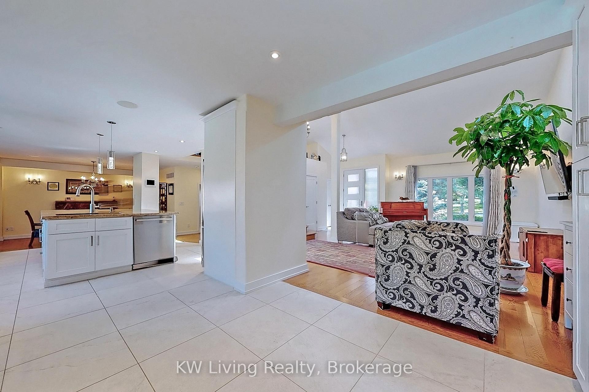 Photo 11 of 1280 Watersedge Road, Mississauga, Clarkson — HOMEH