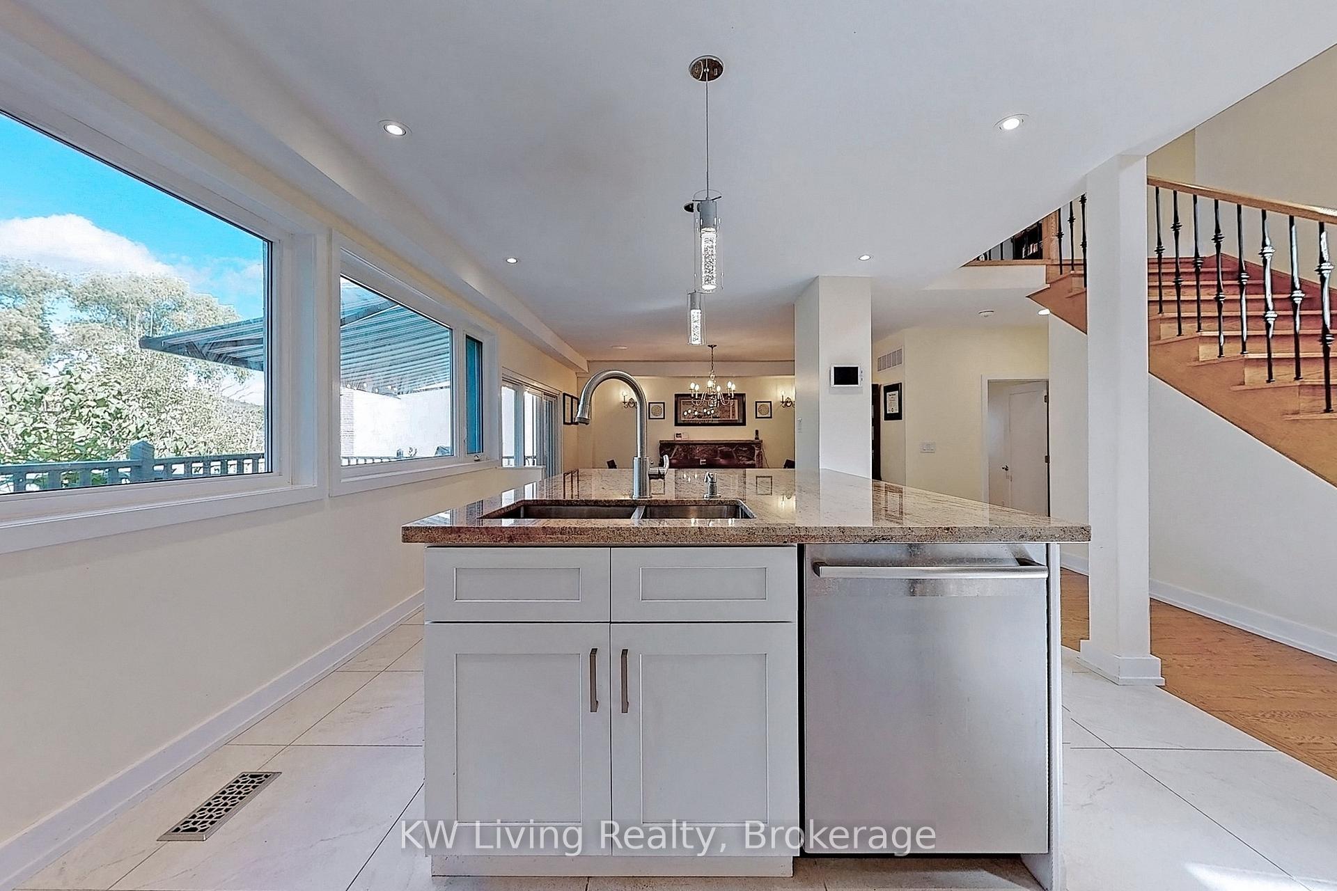 Photo 15 of 1280 Watersedge Road, Mississauga, Clarkson — HOMEH