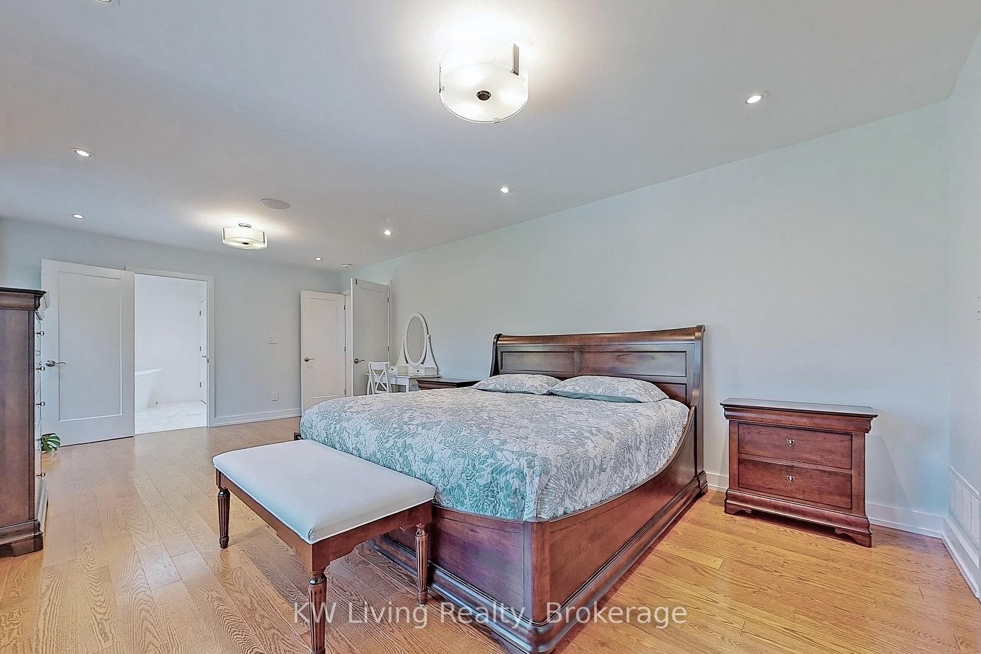 Photo 23 of 1280 Watersedge Road, Mississauga, Clarkson — HOMEH