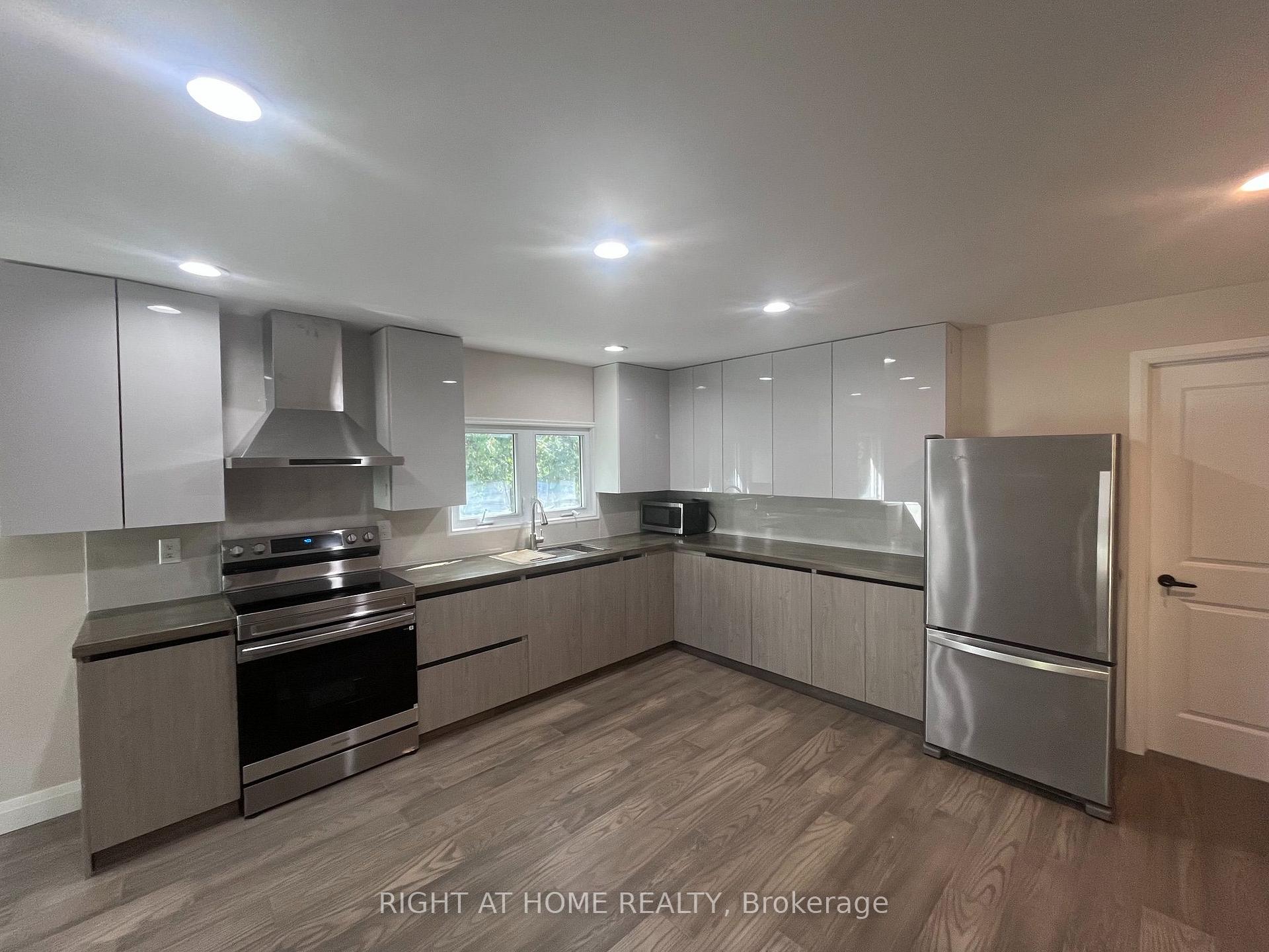 Photo 2 of 379 The Queensway South, Georgina, Keswick South — HOMEH