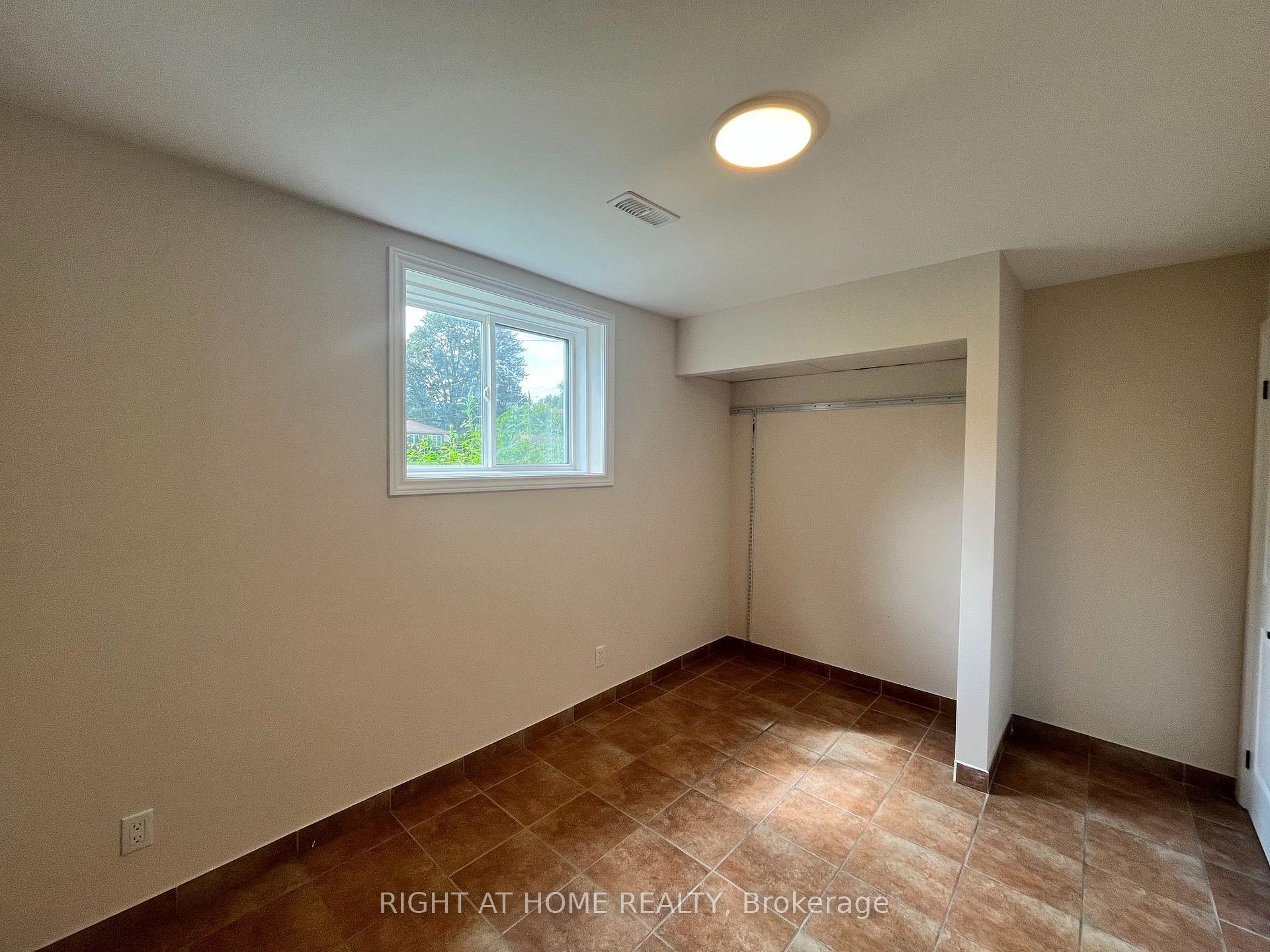 Photo 15 of 379 The Queensway South, Georgina, Keswick South — HOMEH