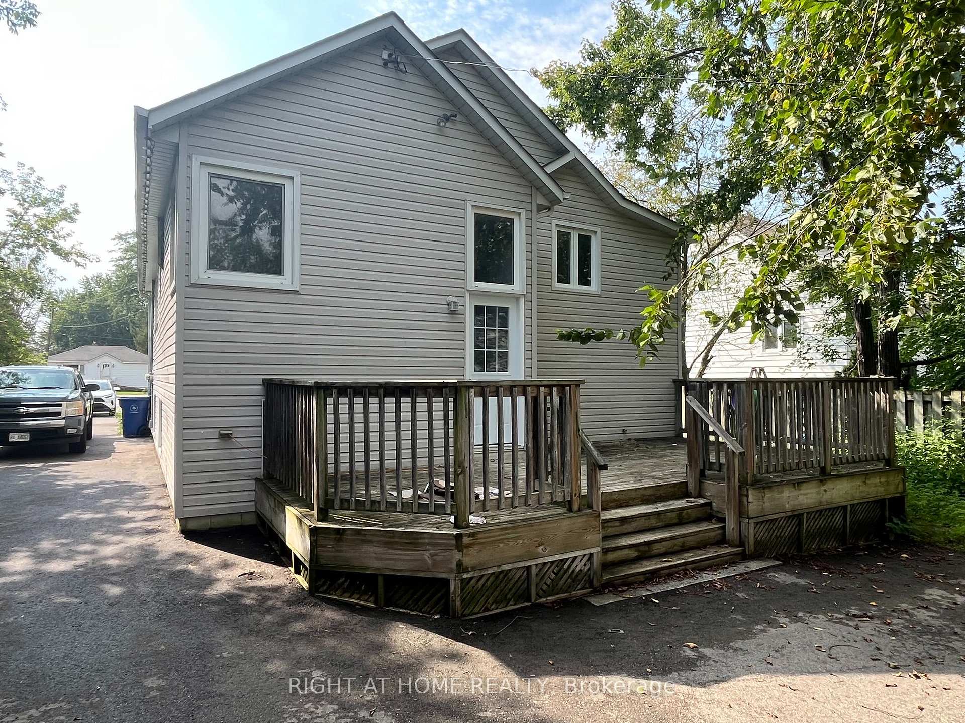 Photo 17 of 379 The Queensway South, Georgina, Keswick South — HOMEH