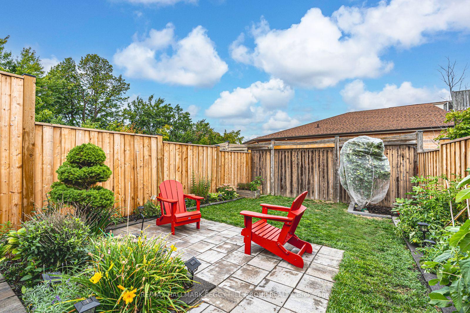 Photo 14 of 17 Bruce Crescent, Barrie, Bayshore — HOMEH