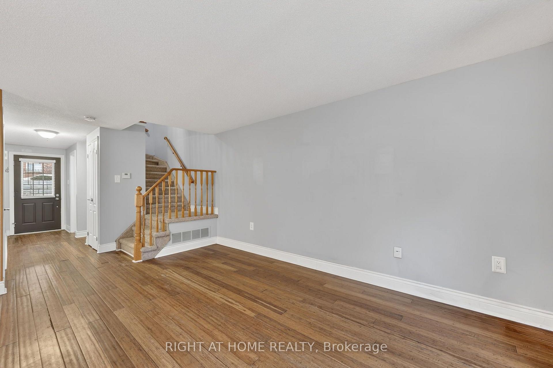 Photo 5 of Unit 10, 32 Sawmill Road, Barrie, Ardagh — HOMEH
