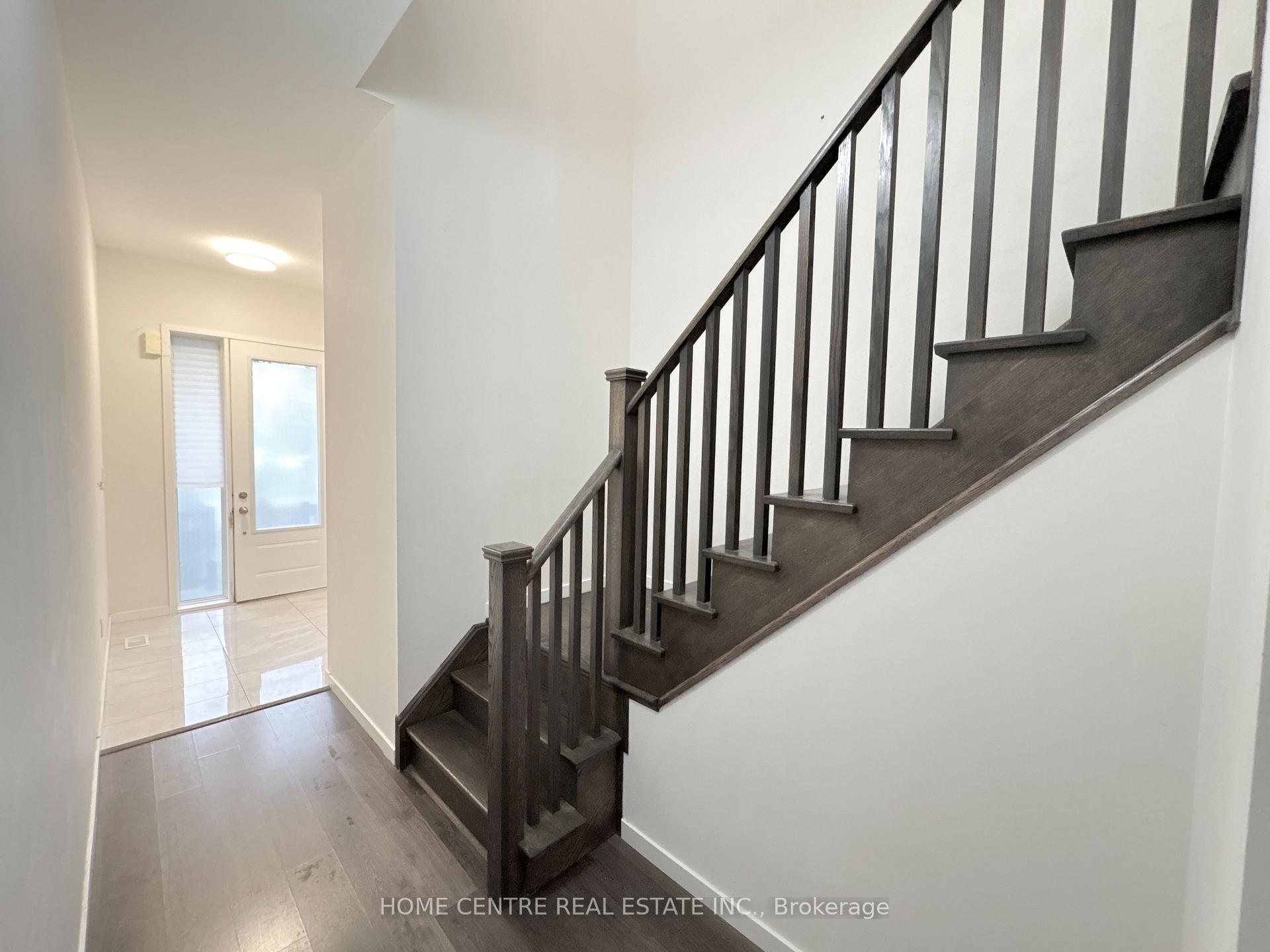 Photo 4 of 393 Elyse Court, Aurora, Bayview Northeast — HOMEH