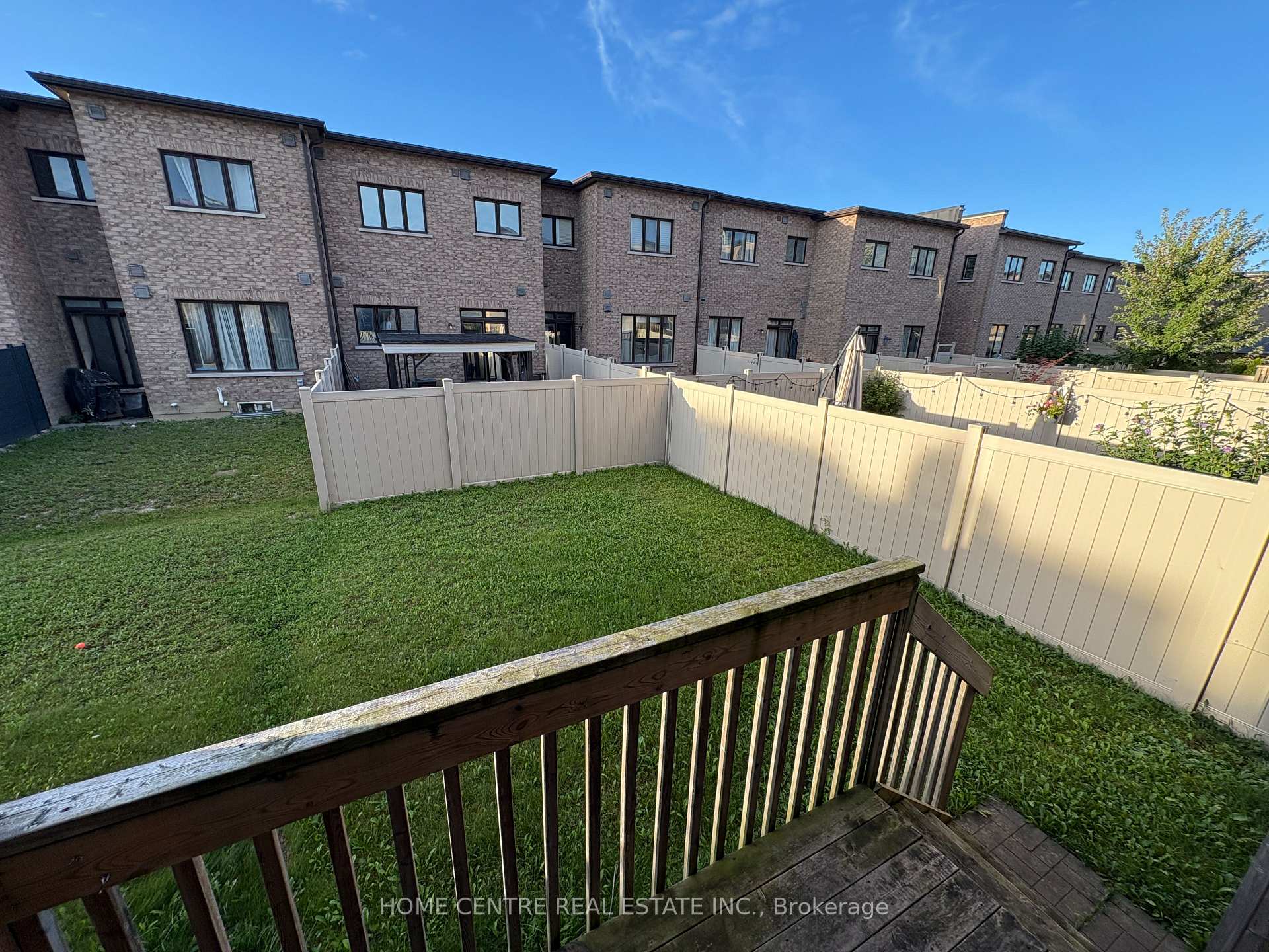 Photo 21 of 393 Elyse Court, Aurora, Bayview Northeast — HOMEH