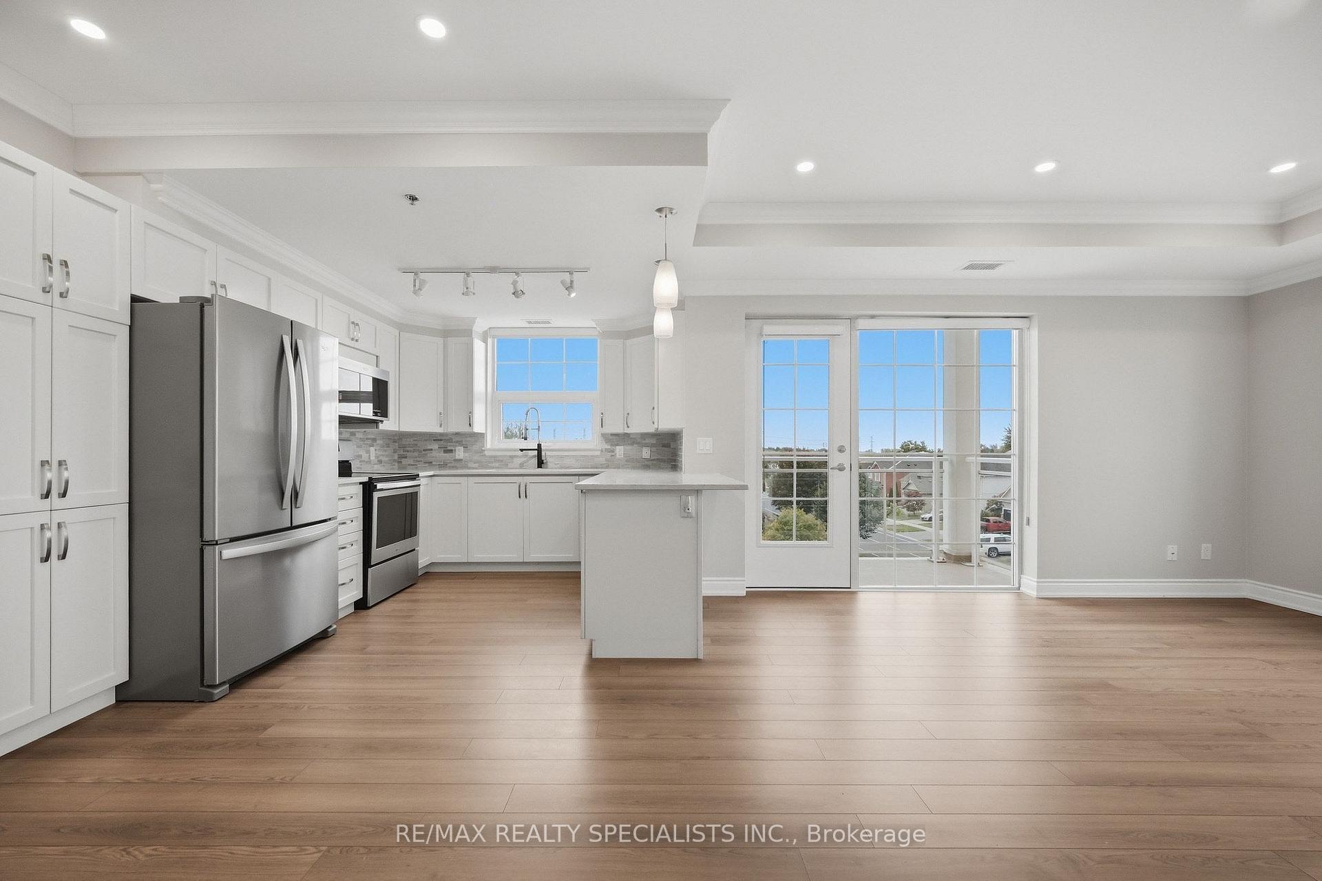 Photo 4 of Unit 304, 21 Brookhouse Drive, Clarington, Newcastle — HOMEH