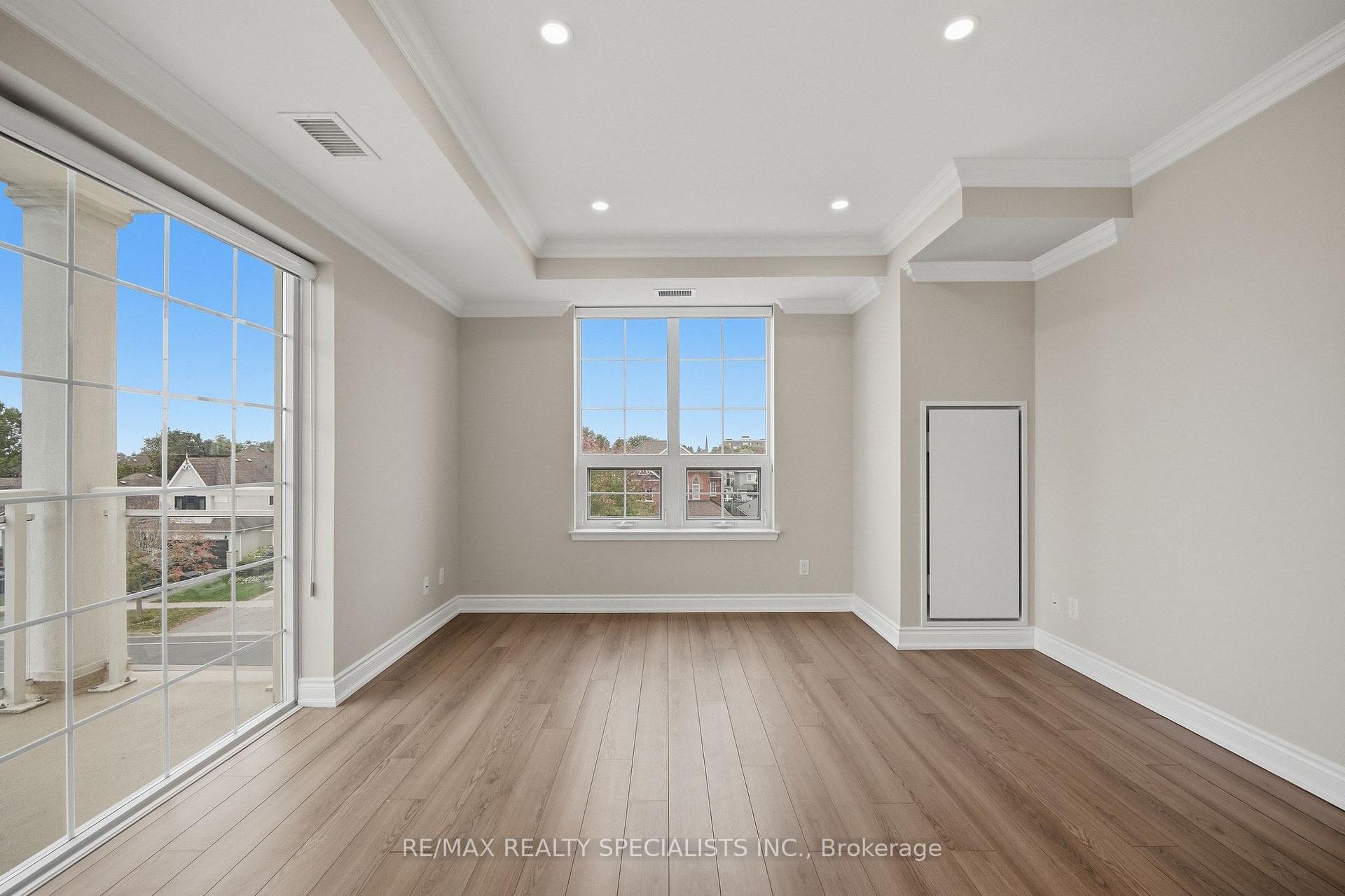 Photo 8 of Unit 304, 21 Brookhouse Drive, Clarington, Newcastle — HOMEH