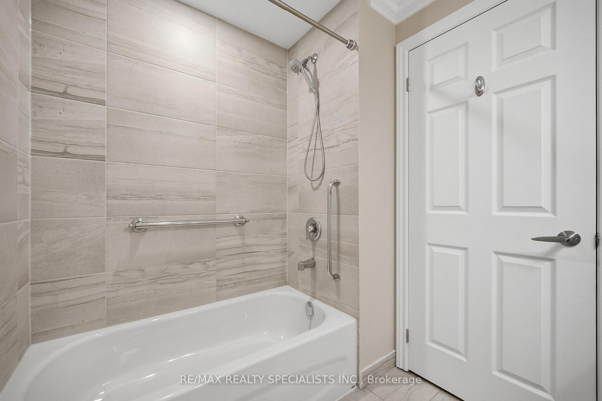 Photo 17 of Unit 304, 21 Brookhouse Drive, Clarington, Newcastle — HOMEH