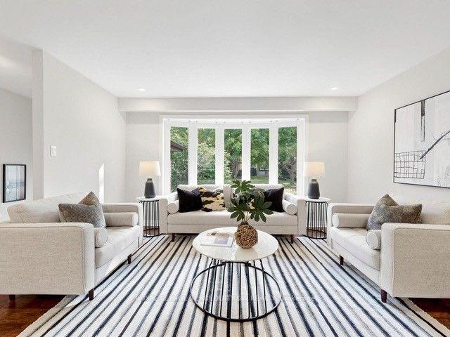 Photo 3 of 12 Sir Pellias Terrace, Markham, Markham Village — HOMEH