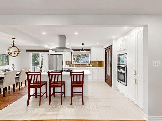 Photo 8 of 12 Sir Pellias Terrace, Markham, Markham Village — HOMEH