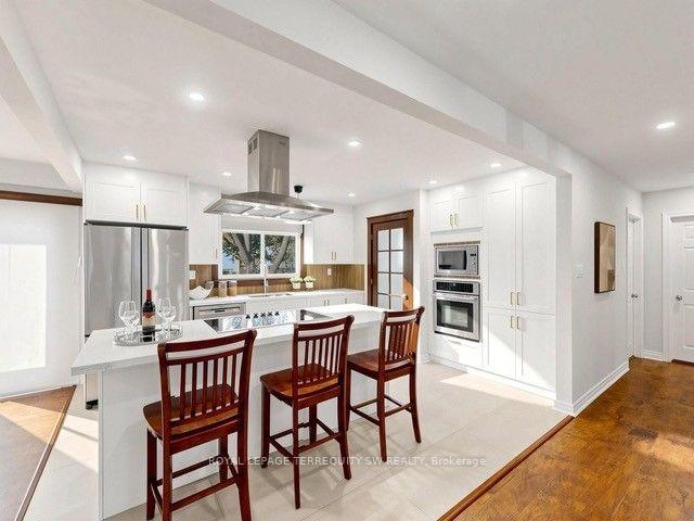 Photo 9 of 12 Sir Pellias Terrace, Markham, Markham Village — HOMEH