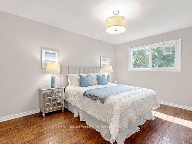 Photo 13 of 12 Sir Pellias Terrace, Markham, Markham Village — HOMEH