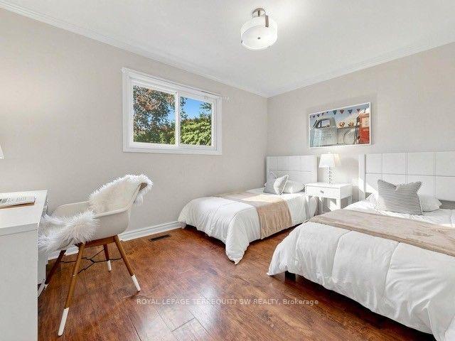 Photo 15 of 12 Sir Pellias Terrace, Markham, Markham Village — HOMEH