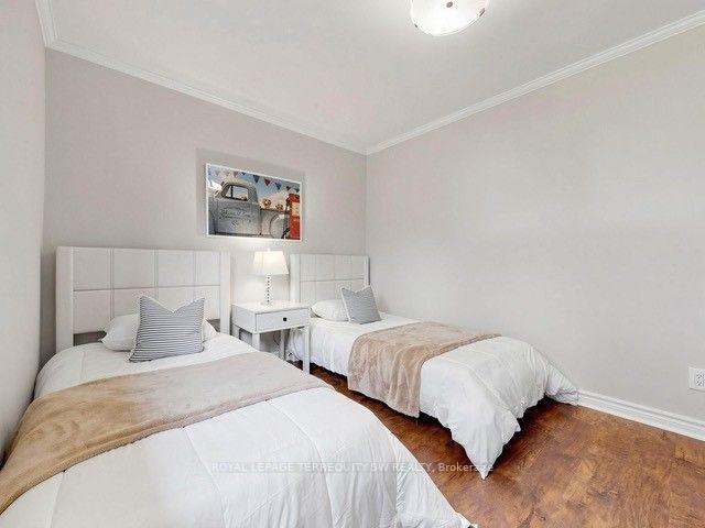 Photo 16 of 12 Sir Pellias Terrace, Markham, Markham Village — HOMEH