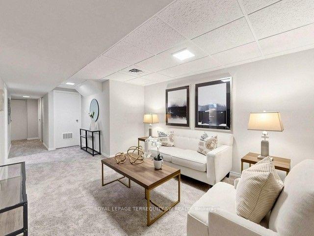 Photo 23 of 12 Sir Pellias Terrace, Markham, Markham Village — HOMEH
