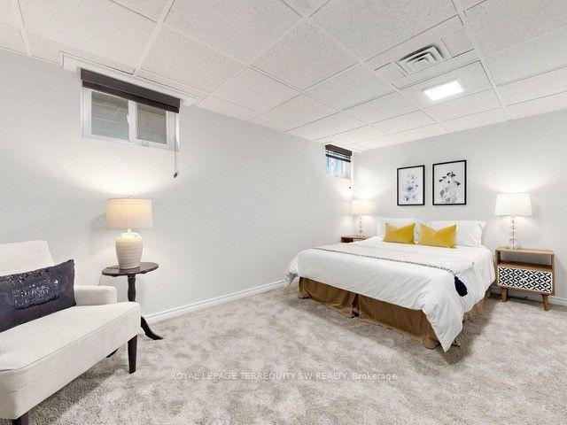 Photo 27 of 12 Sir Pellias Terrace, Markham, Markham Village — HOMEH