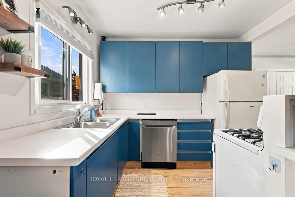 Photo 9 of 17 Wanda Road, St. Catharines, Burleigh Hill — HOMEH