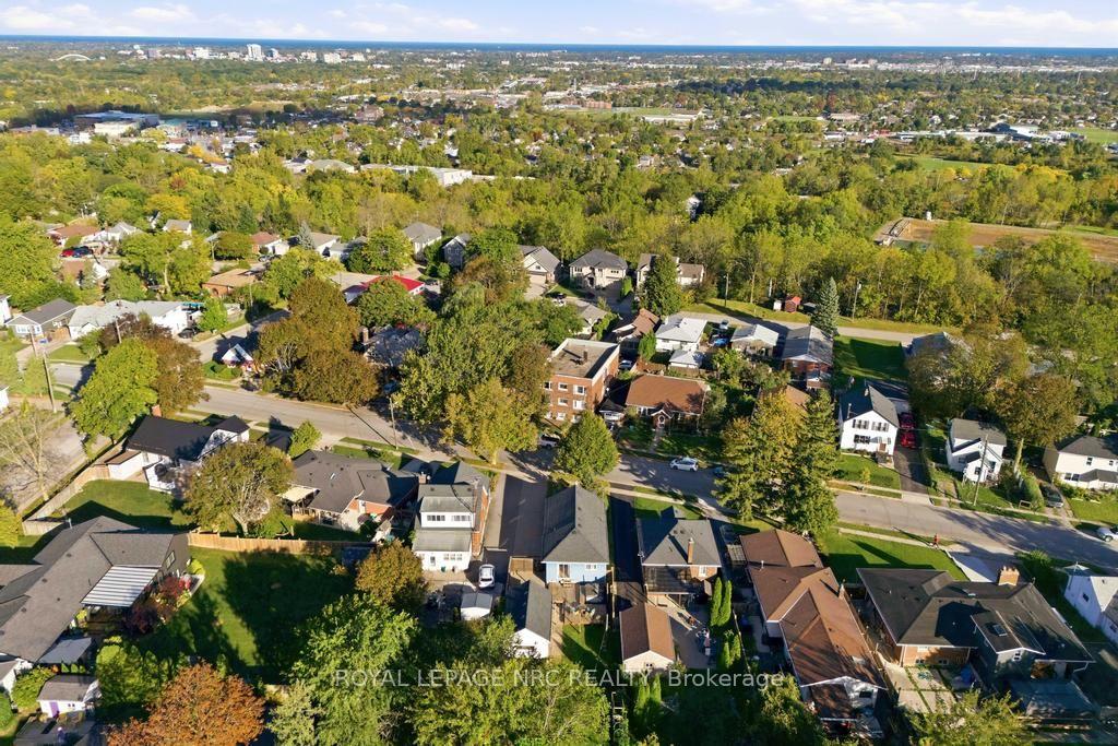 Photo 32 of 17 Wanda Road, St. Catharines, Burleigh Hill — HOMEH