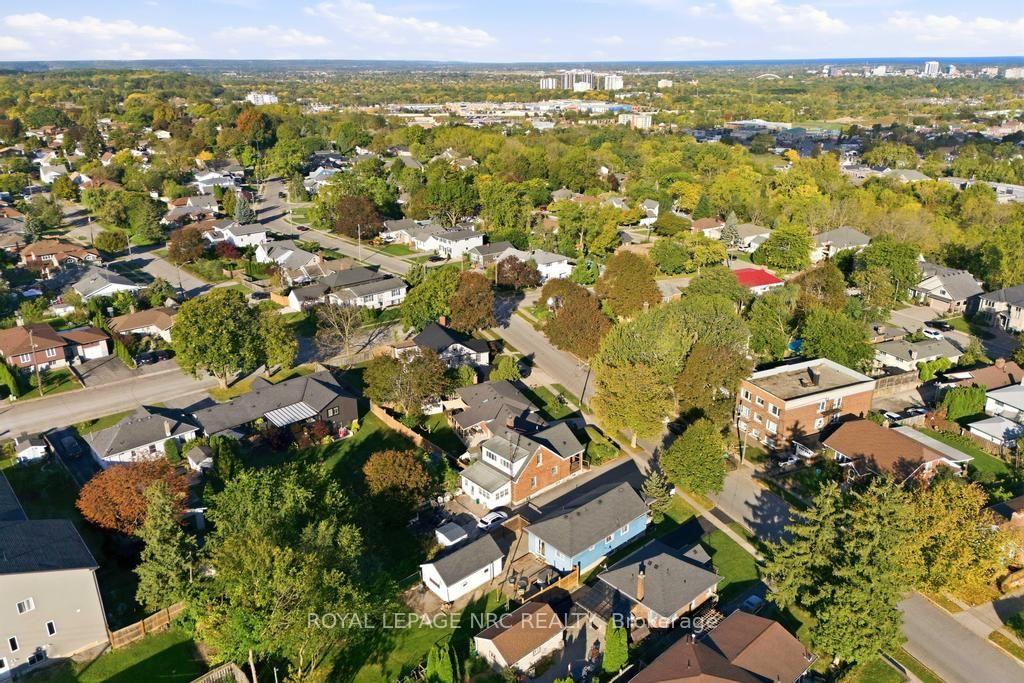 Photo 33 of 17 Wanda Road, St. Catharines, Burleigh Hill — HOMEH