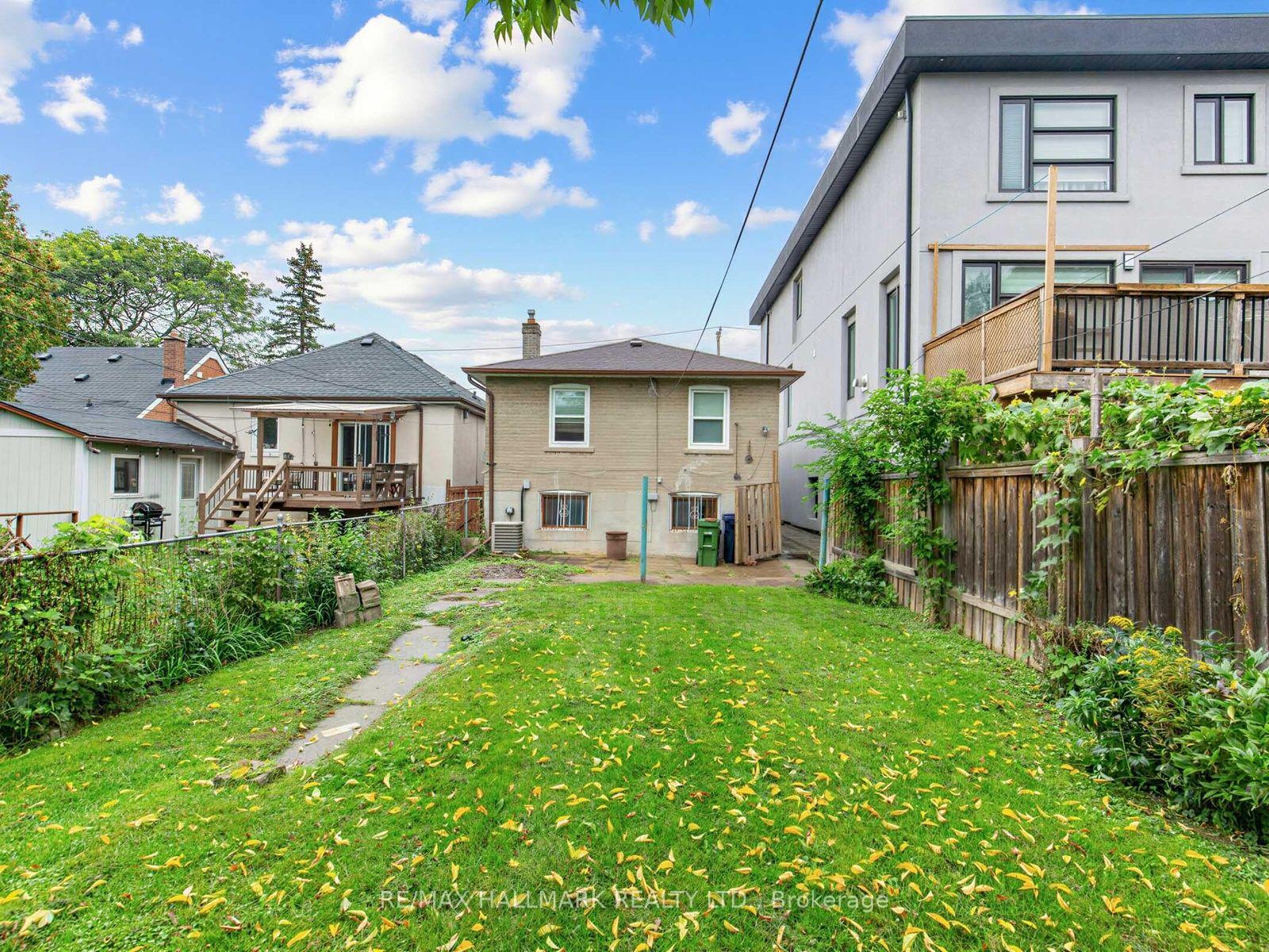 Photo 8 of 65 Holmstead Avenue, Toronto, O'Connor-Parkview — HOMEH