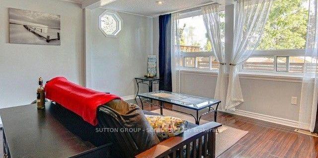 Photo 2 of 439 Edith Cavell Boulevard, Central Elgin, Port Stanley — HOMEH