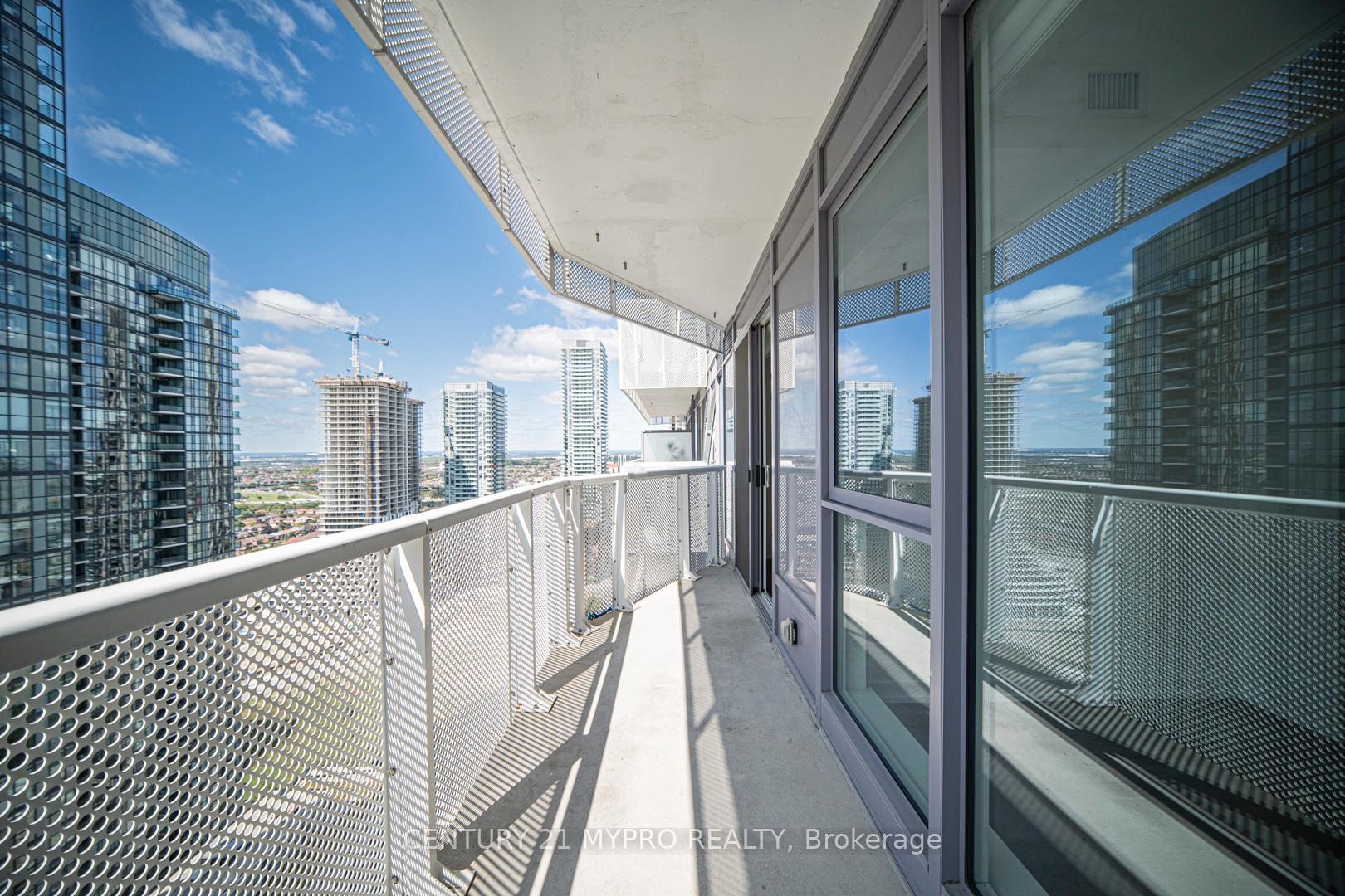 Photo 10 of Unit 2801, 4065 Confederation Parkway, Mississauga, City Centre — HOMEH