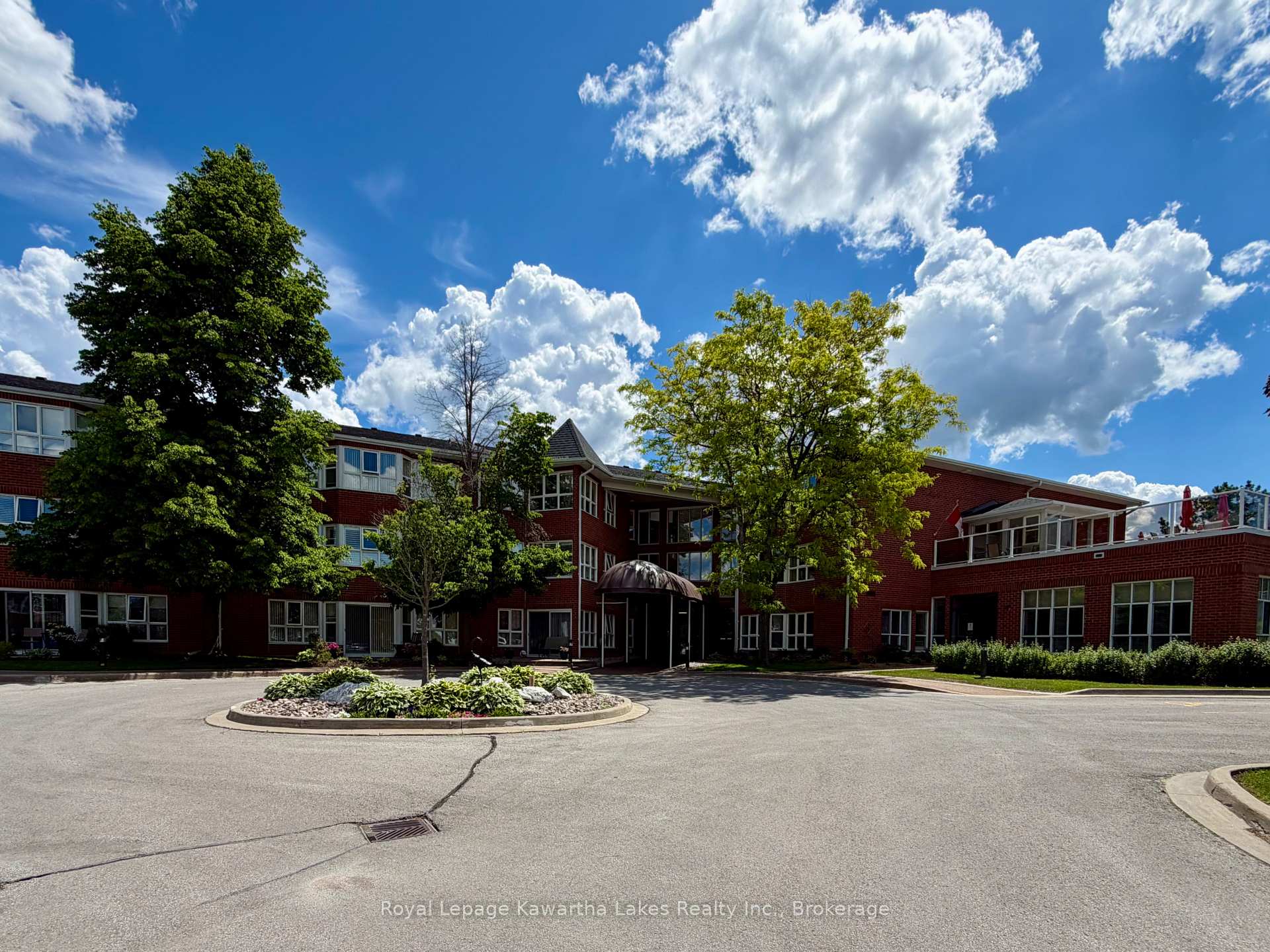 Photo 2 of Unit 303, 4 Heritage Way, Kawartha Lakes, Lindsay — HOMEH