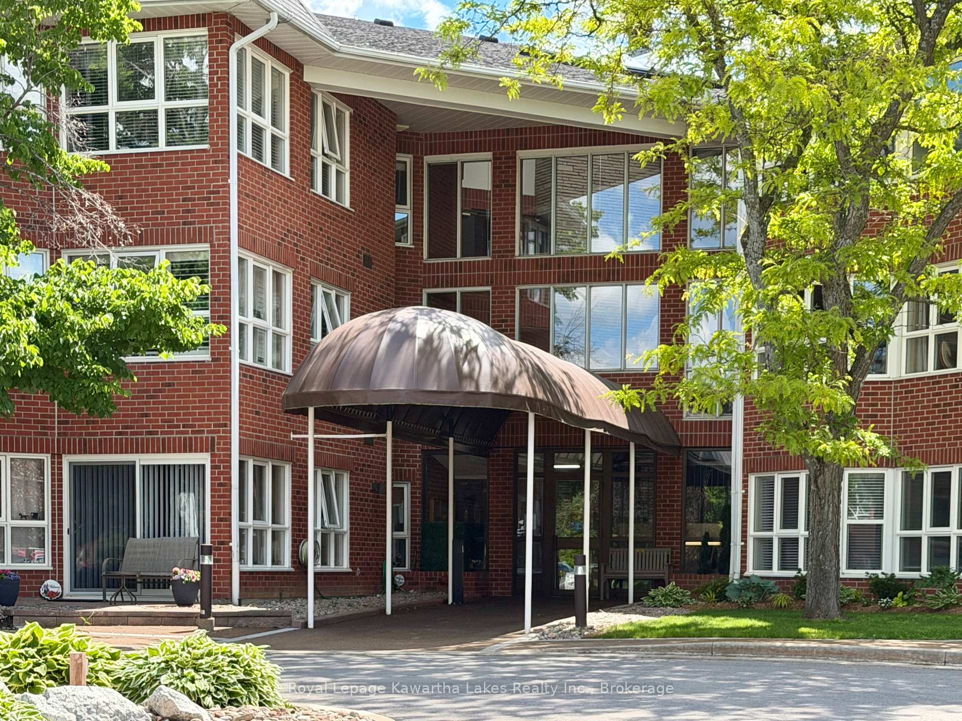 Photo 3 of Unit 303, 4 Heritage Way, Kawartha Lakes, Lindsay — HOMEH
