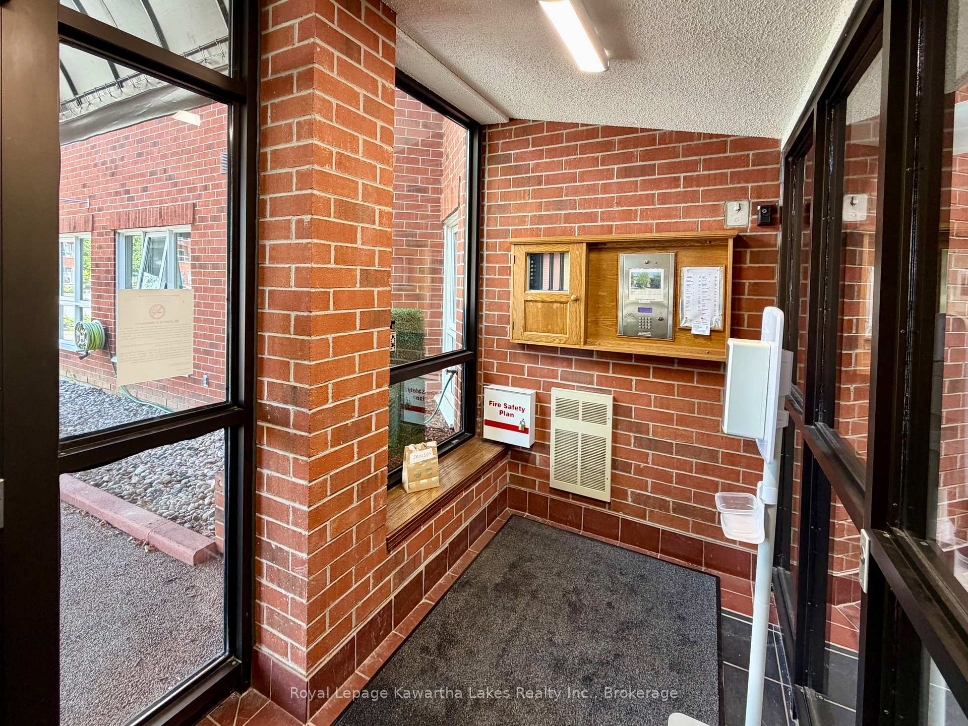 Photo 5 of Unit 303, 4 Heritage Way, Kawartha Lakes, Lindsay — HOMEH