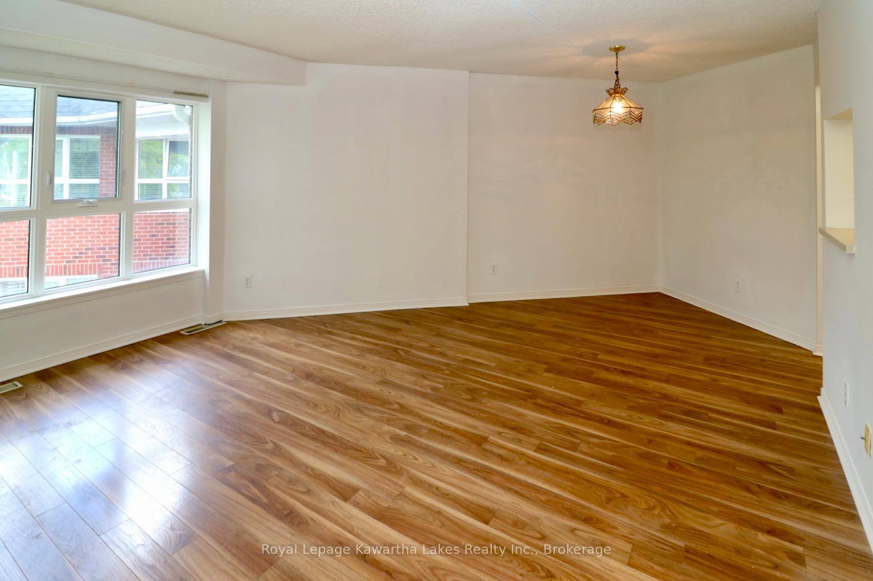 Photo 9 of Unit 303, 4 Heritage Way, Kawartha Lakes, Lindsay — HOMEH