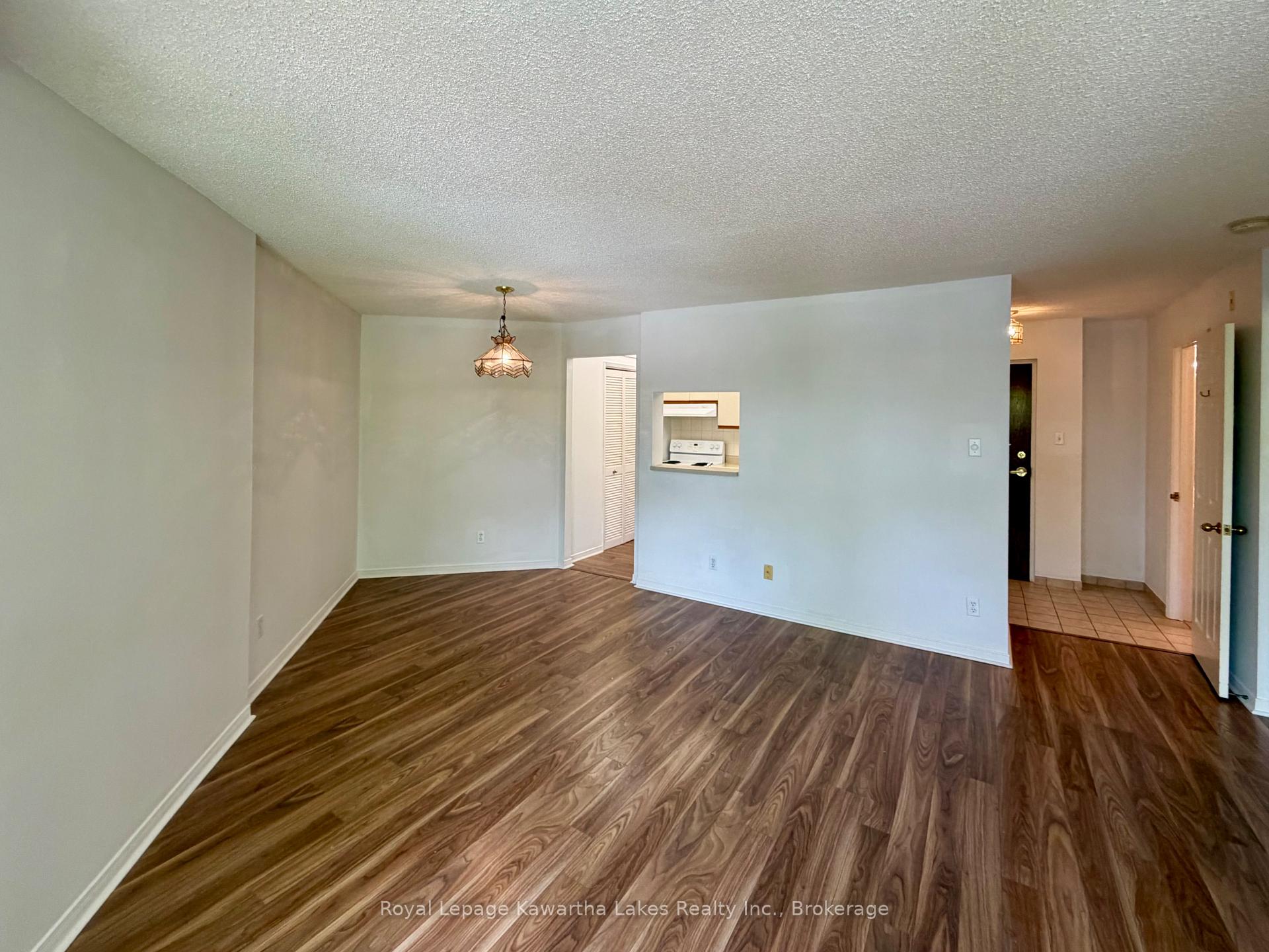 Photo 10 of Unit 303, 4 Heritage Way, Kawartha Lakes, Lindsay — HOMEH