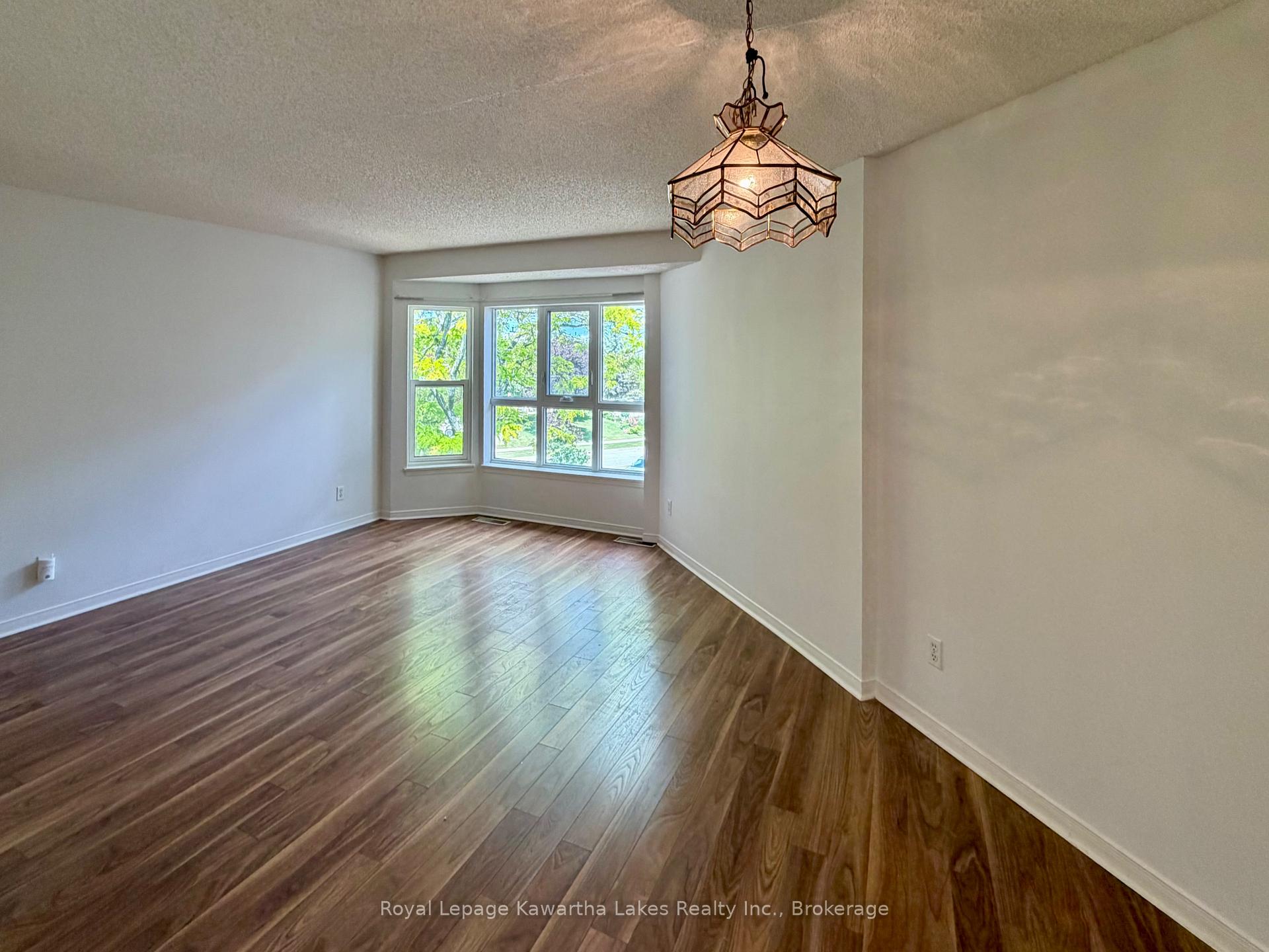 Photo 11 of Unit 303, 4 Heritage Way, Kawartha Lakes, Lindsay — HOMEH
