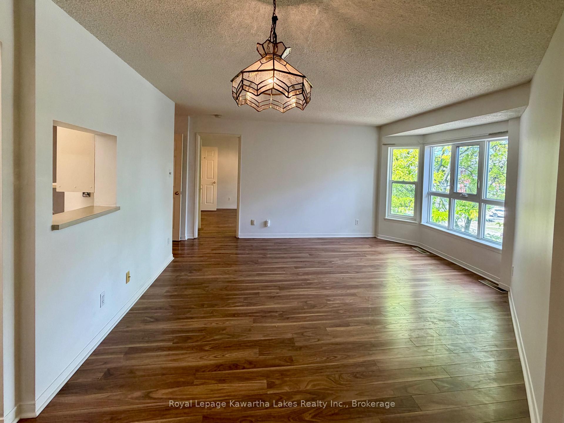 Photo 13 of Unit 303, 4 Heritage Way, Kawartha Lakes, Lindsay — HOMEH