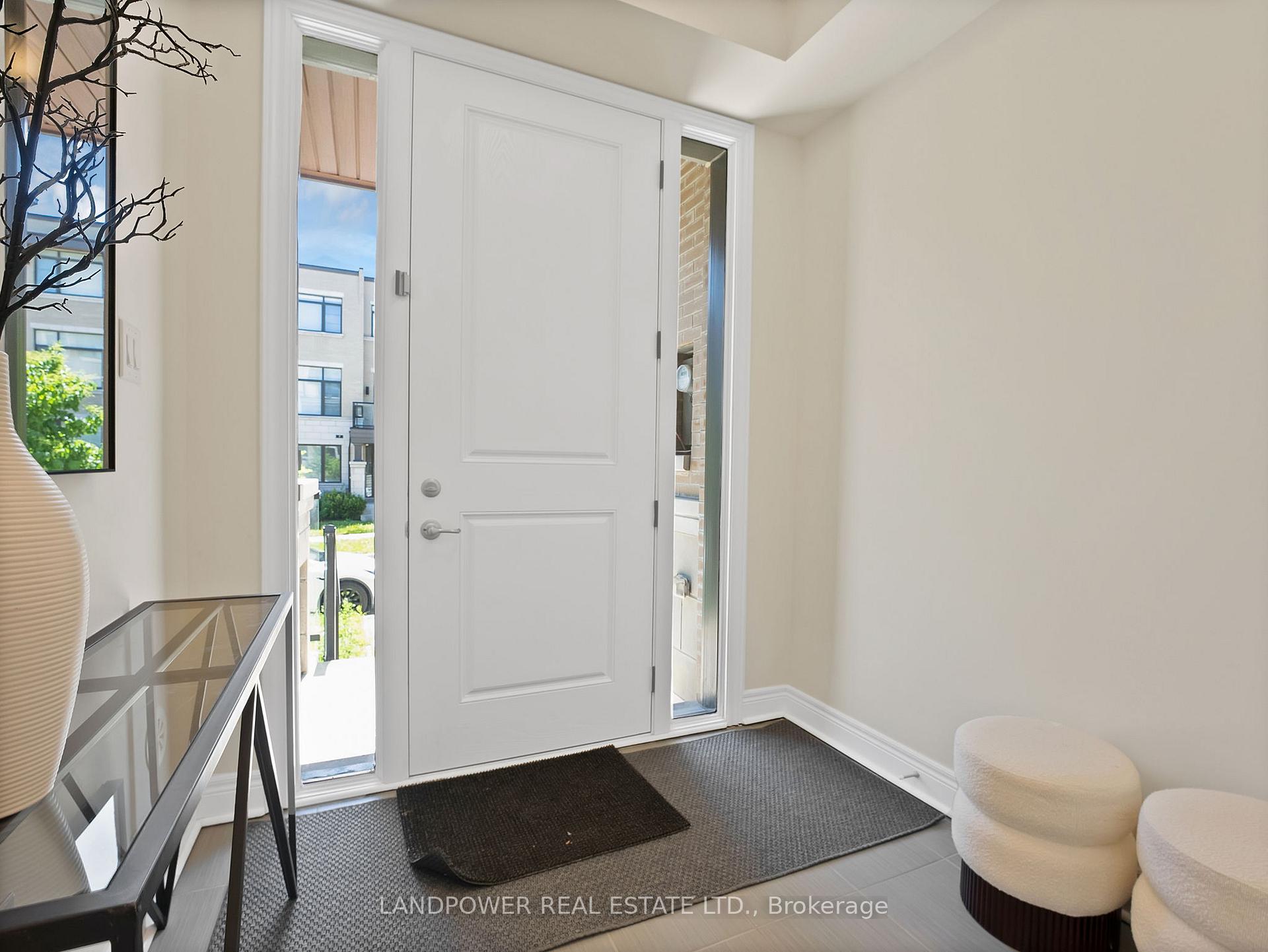Photo 3 of 8 Aylin Crescent, Vaughan, Patterson — HOMEH