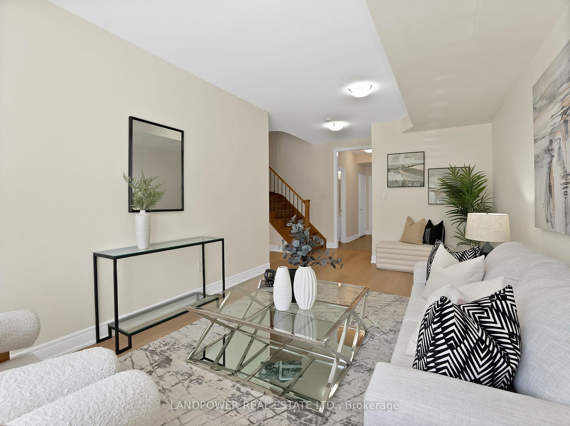 Photo 5 of 8 Aylin Crescent, Vaughan, Patterson — HOMEH