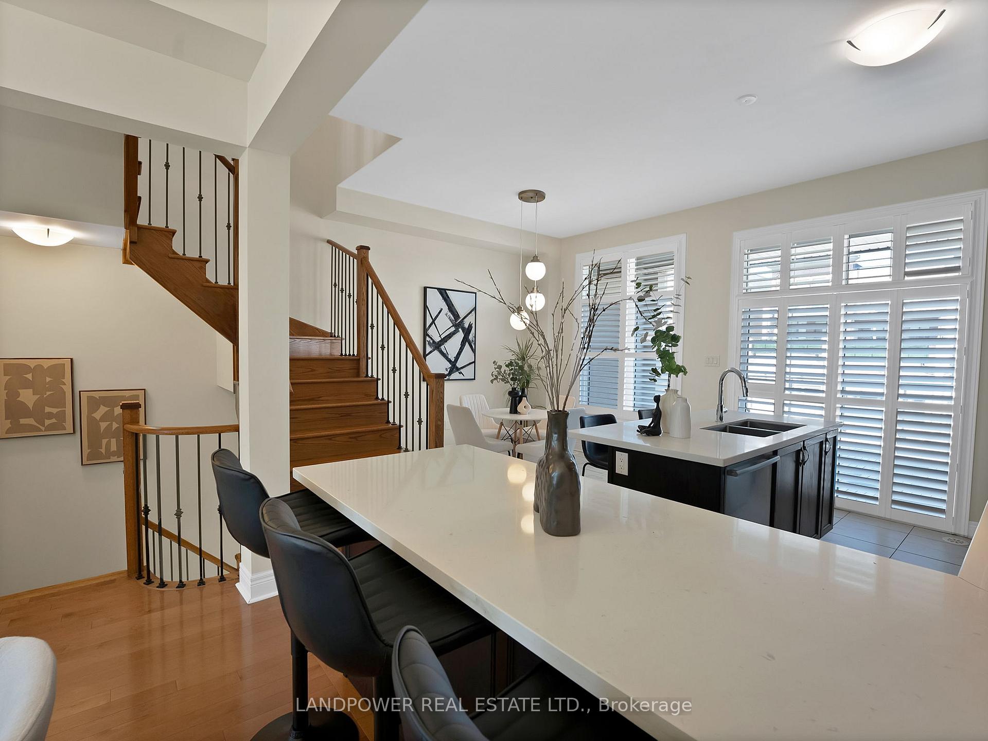 Photo 7 of 8 Aylin Crescent, Vaughan, Patterson — HOMEH