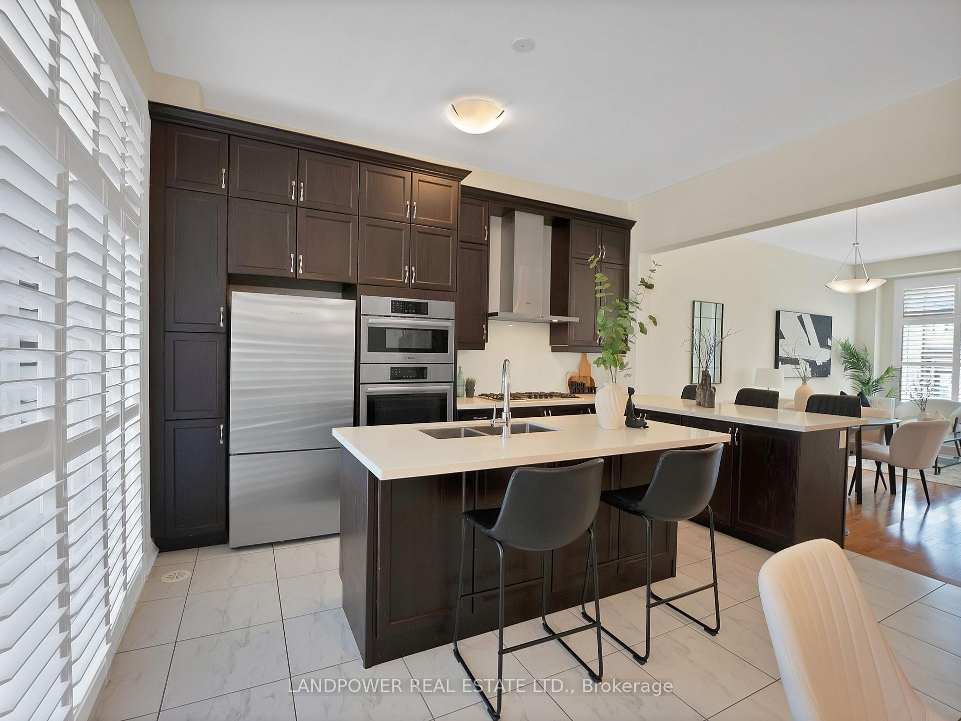 Photo 12 of 8 Aylin Crescent, Vaughan, Patterson — HOMEH
