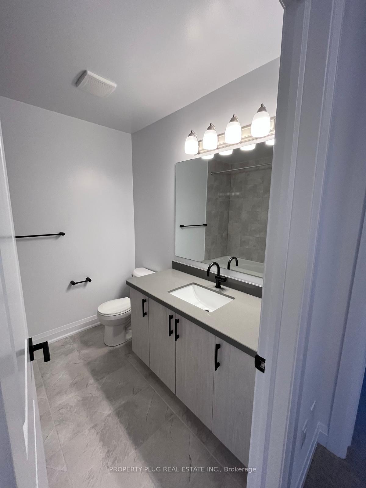 Photo 5 of 23 Gateway Drive, Barrie, Rural Barrie Southeast — HOMEH